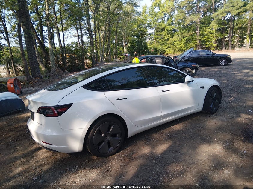 TESLA MODEL 3 - zdjęcie 4