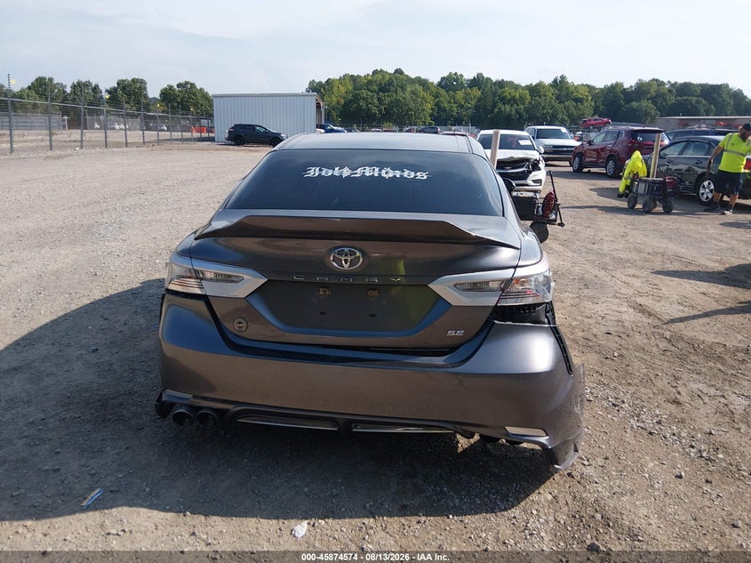 TOYOTA CAMRY - zdjęcie 16