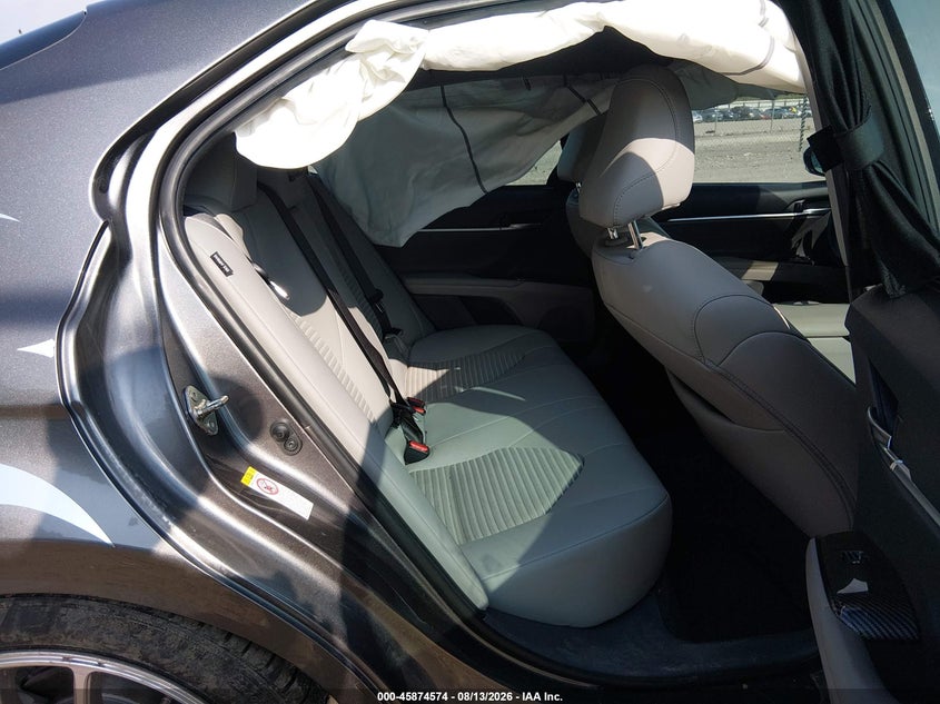 2018 TOYOTA CAMRY auction photo 8