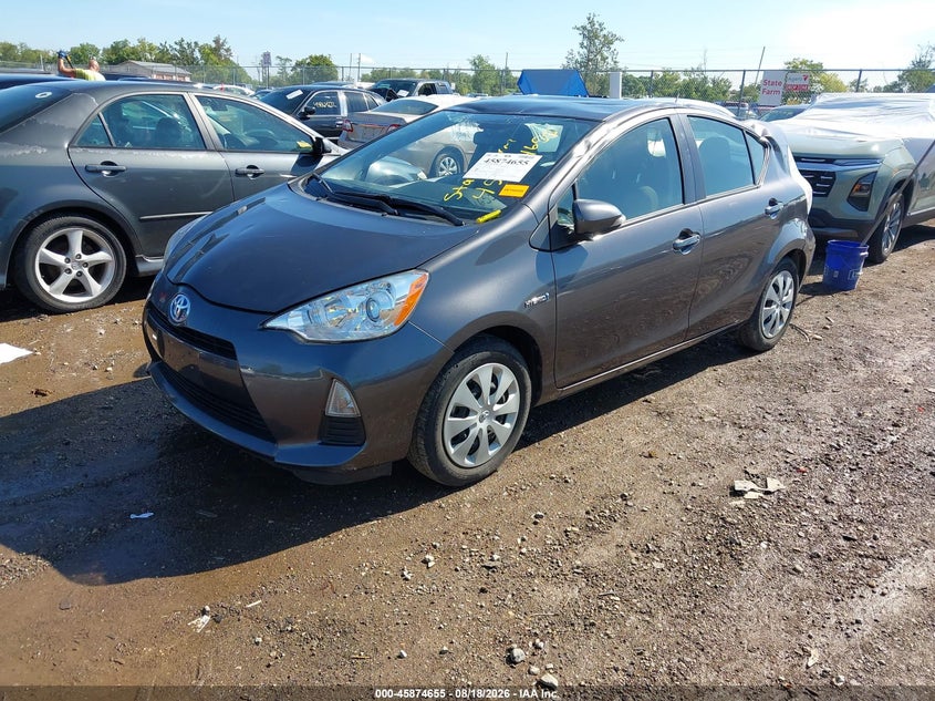 2014 TOYOTA PRIUS C auction photo 2
