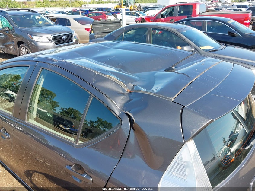 2014 TOYOTA PRIUS C auction photo 6