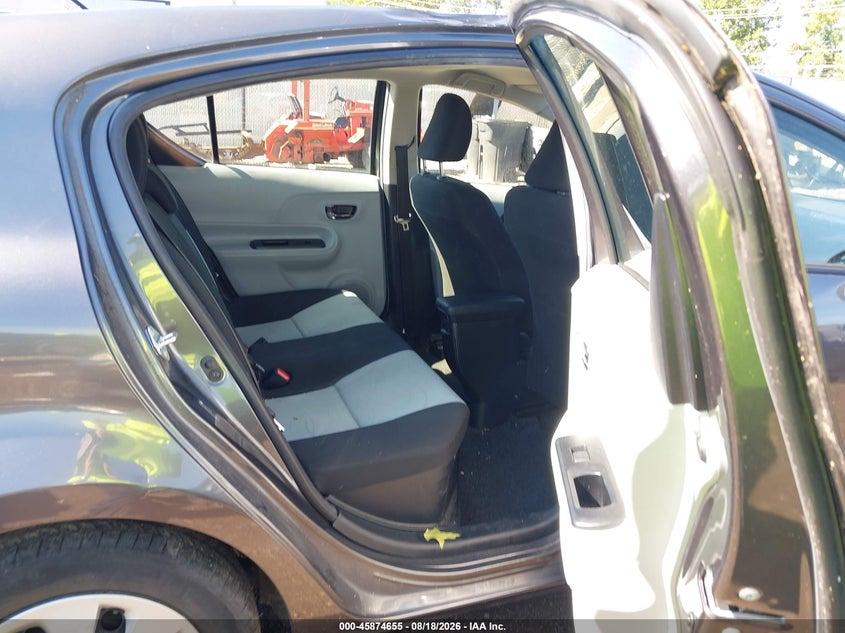 2014 TOYOTA PRIUS C auction photo 8
