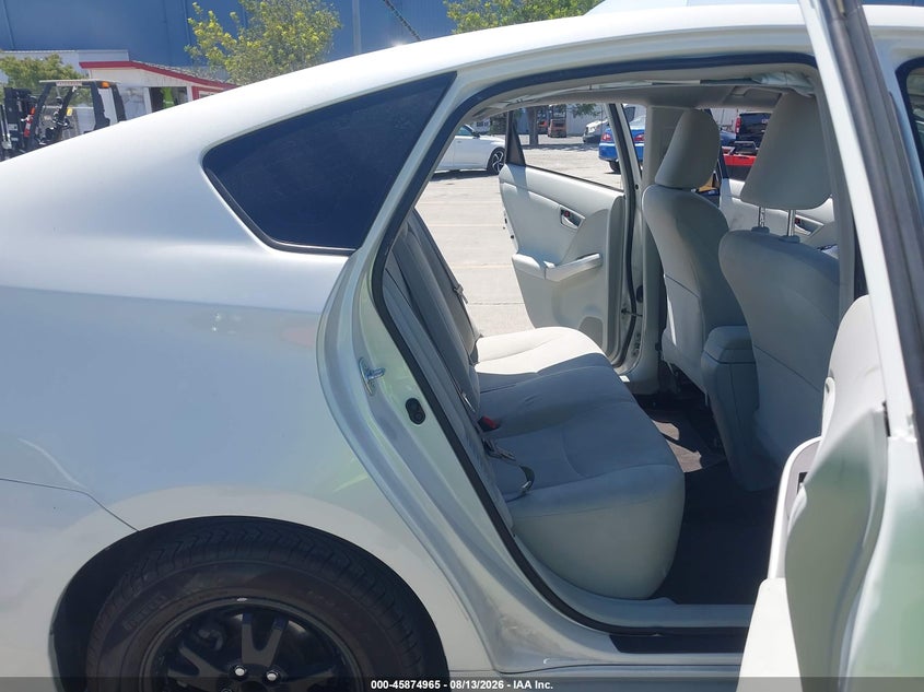 TOYOTA PRIUS - zdjęcie 8