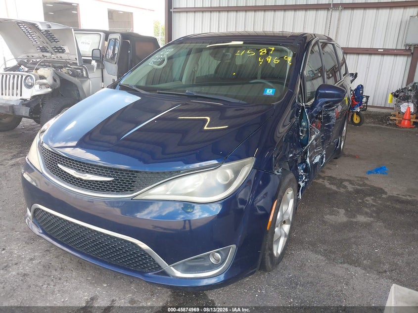 2018 CHRYSLER PACIFICA auction photo 2