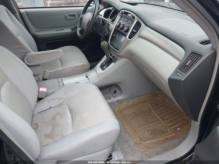 2004 TOYOTA HIGHLANDER auction photo 5