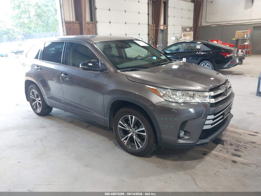 2018 TOYOTA HIGHLANDER auction photo 1