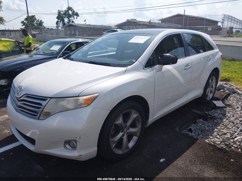 2010 TOYOTA VENZA auction photo 2