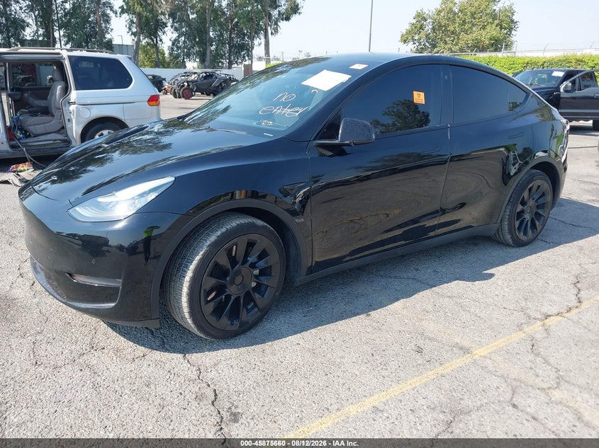 2020 Tesla Model Y, Theft Recovery, IAAI, VIN 5YJYGDEE4LF052781 — photo 2