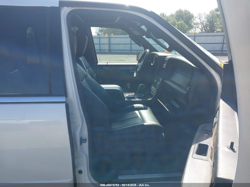 2016 LINCOLN NAVIGATOR auction photo 5