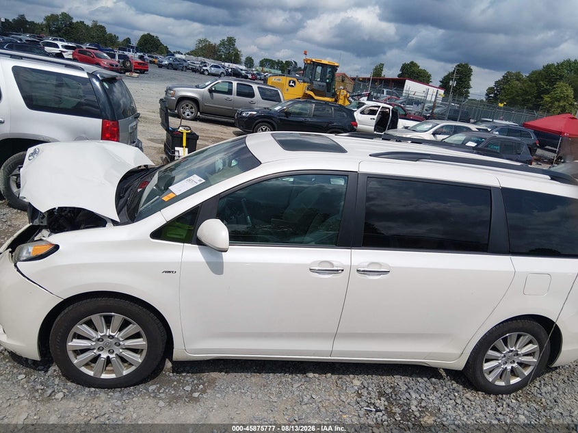 TOYOTA SIENNA - zdjęcie 14