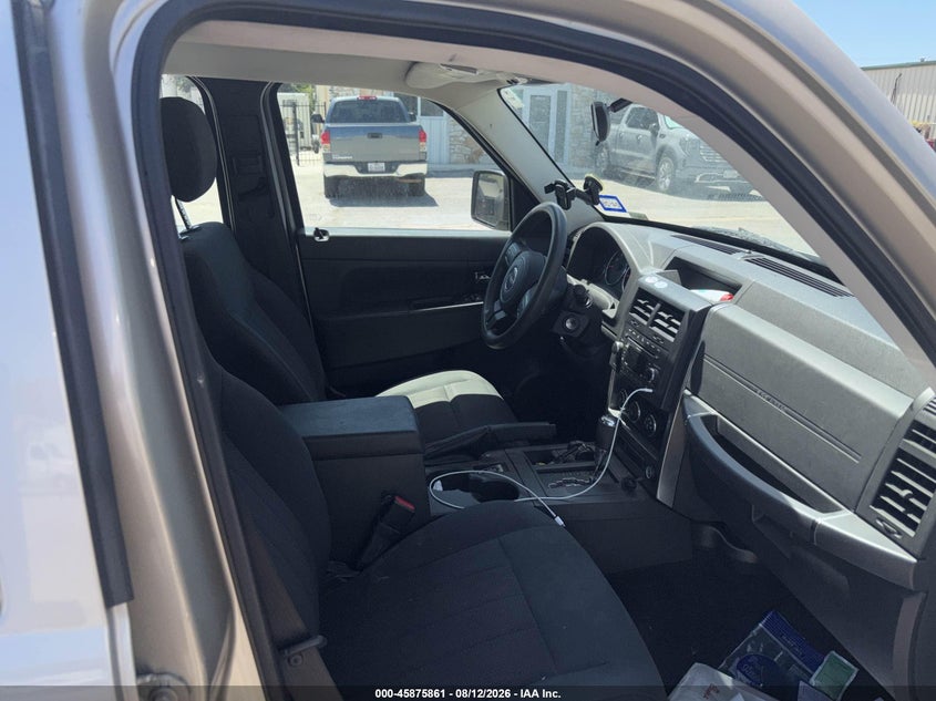 2011 JEEP LIBERTY auction photo 5