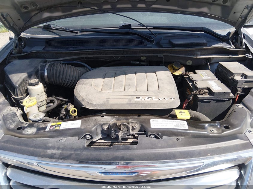 2015 CHRYSLER TOWN & COUNTRY auction photo 6