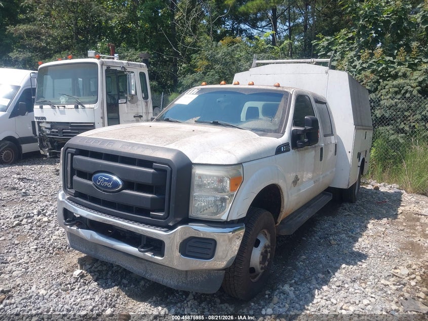 2015 FORD F-350 CHASSIS auction photo 2