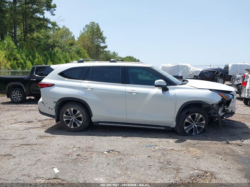 TOYOTA HIGHLANDER - zdjęcie 13