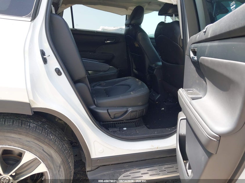 TOYOTA HIGHLANDER - zdjęcie 8