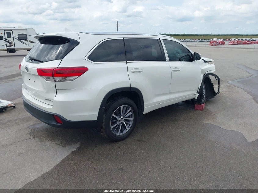 2018 TOYOTA HIGHLANDER auction photo 4