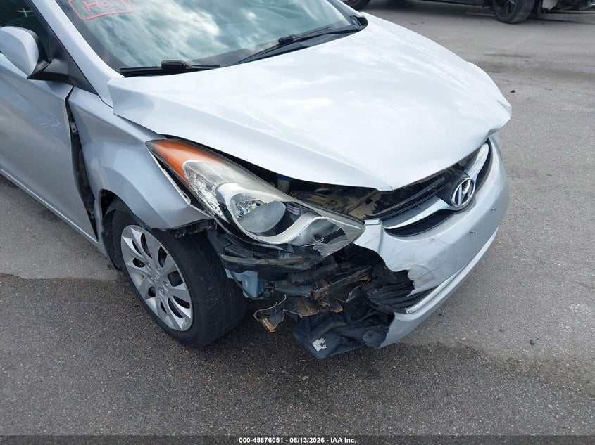 2013 HYUNDAI ELANTRA auction photo 6
