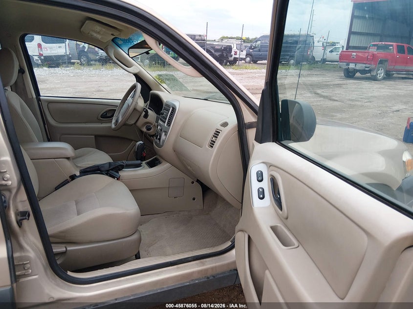 2007 FORD ESCAPE auction photo 5