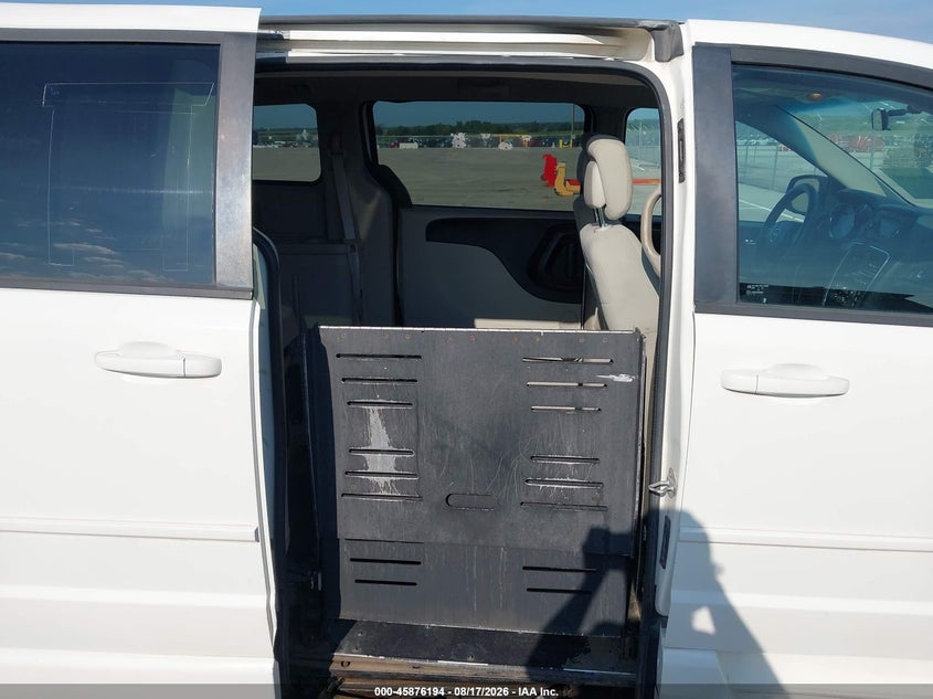 2012 DODGE GRAND CARAVAN auction photo 8