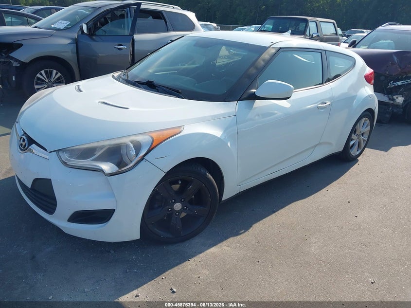 2015 HYUNDAI VELOSTER auction photo 2