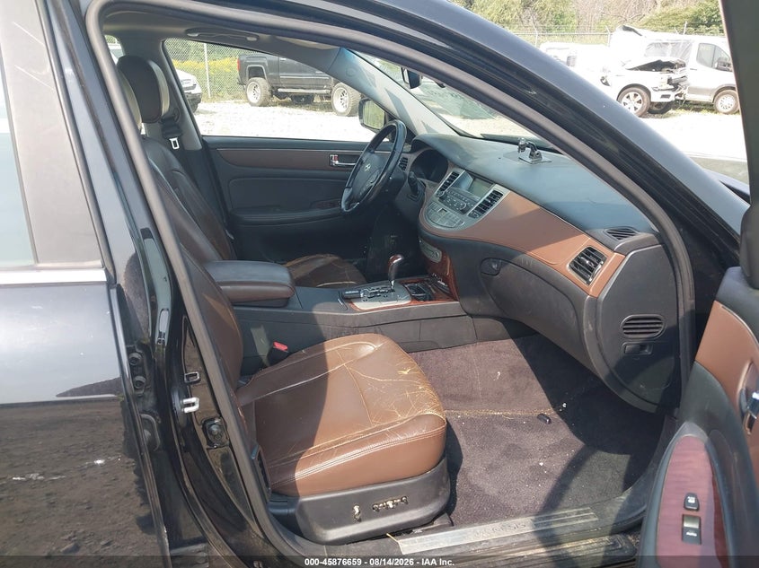 2010 HYUNDAI GENESIS auction photo 5