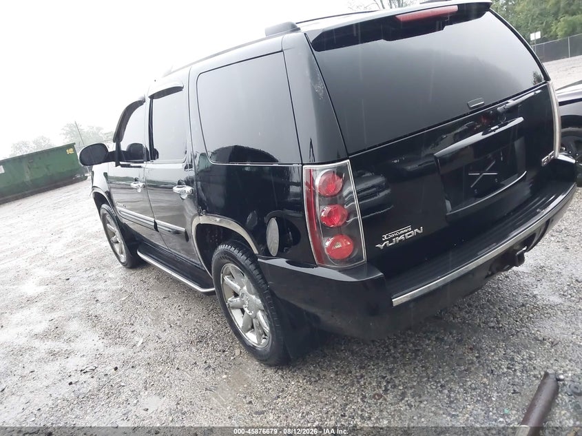 2007 GMC YUKON DENALI auction photo 3