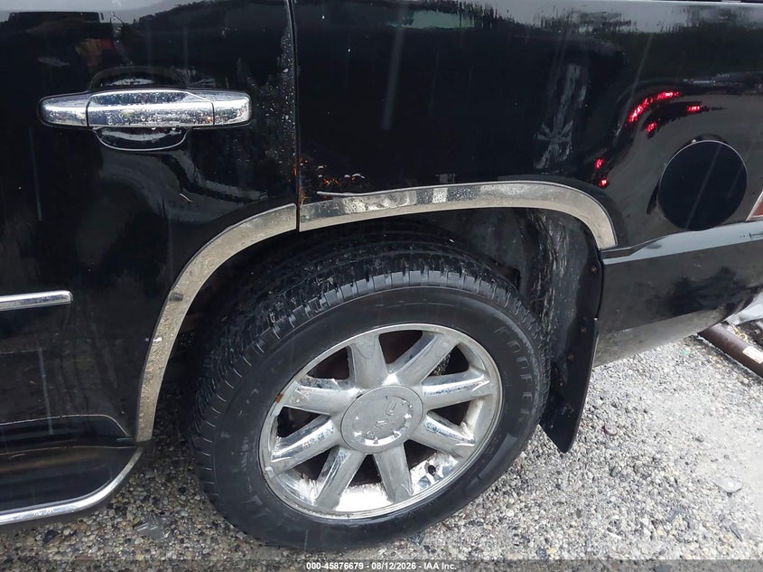 2007 GMC YUKON DENALI auction photo 6