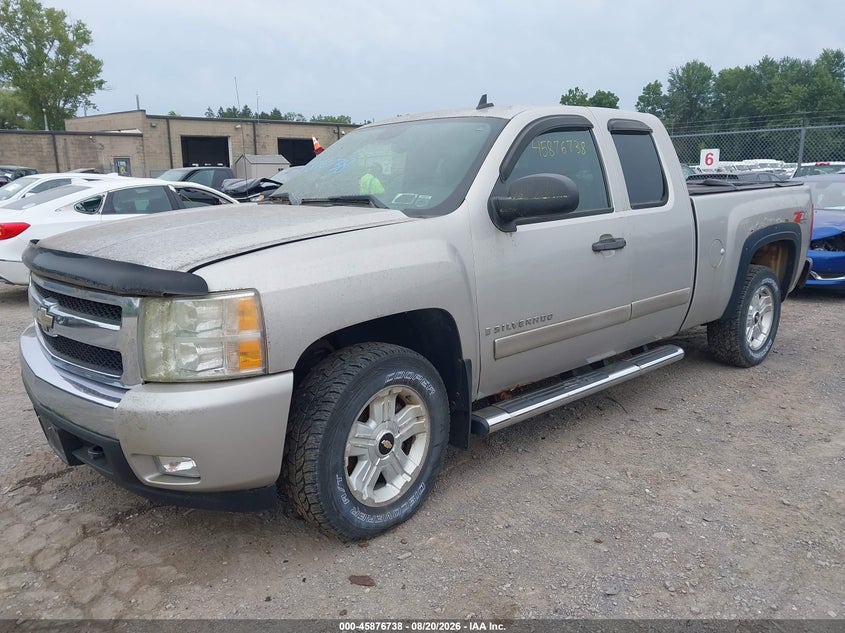 2007 Chevrolet Silverado, Normal Wear & Tear, IAAI, VIN 2GCEK19J371679214 — photo 2