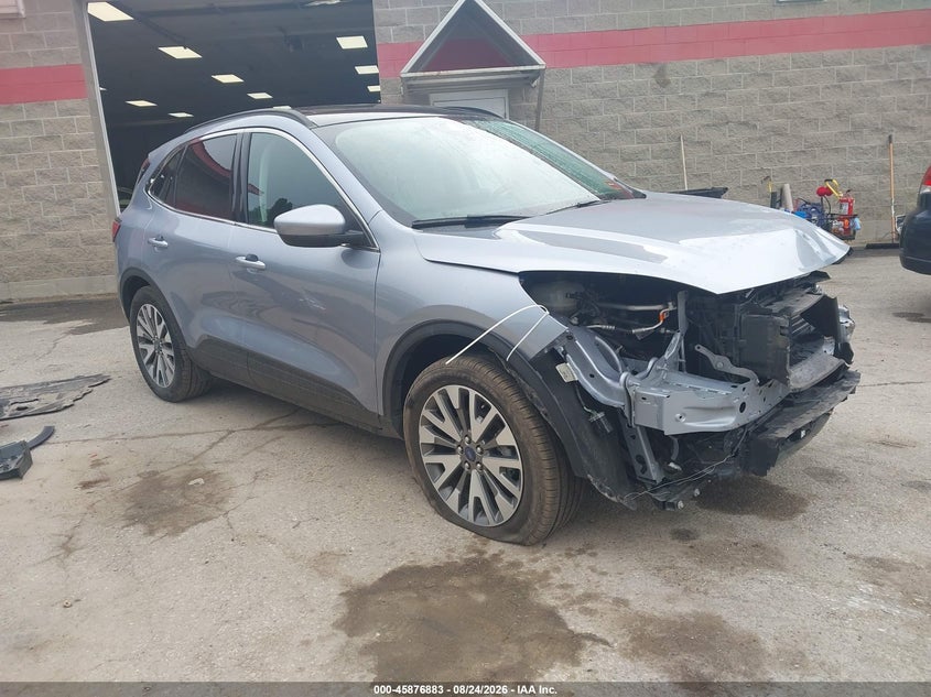 Vin: 1fmcu9j9xnua34011, lot: 46375879, ford escape titanium 2022 img_1