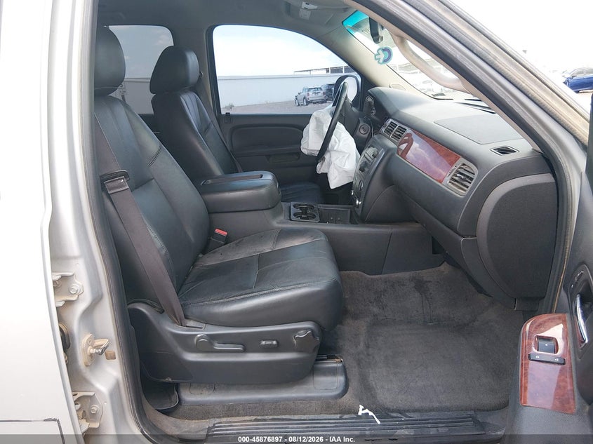 2013 GMC YUKON XL 1500 auction photo 5