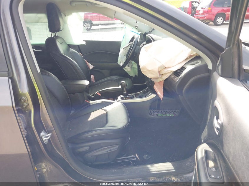 2020 JEEP COMPASS auction photo 5