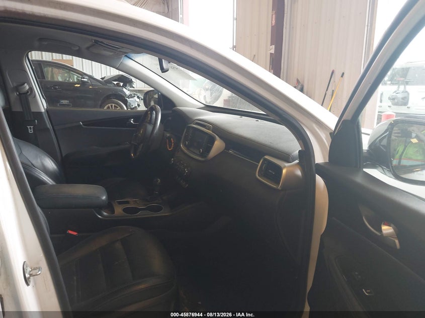 2017 KIA SORENTO auction photo 5