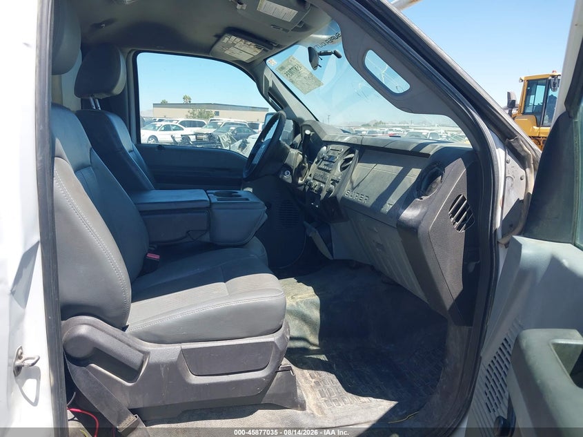 2011 FORD F-350 CHASSIS auction photo 5