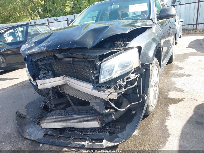 AUDI Q5 2011 VIN WA1LFAFP4BA093652