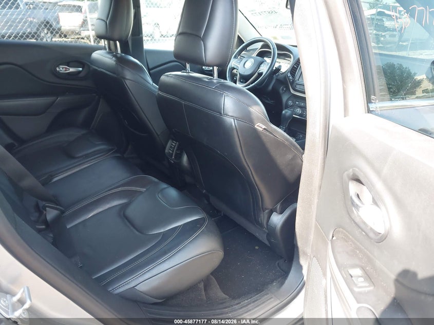 2015 JEEP CHEROKEE auction photo 8
