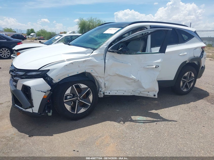 2025 HYUNDAI TUCSON HYBRID auction photo 2
