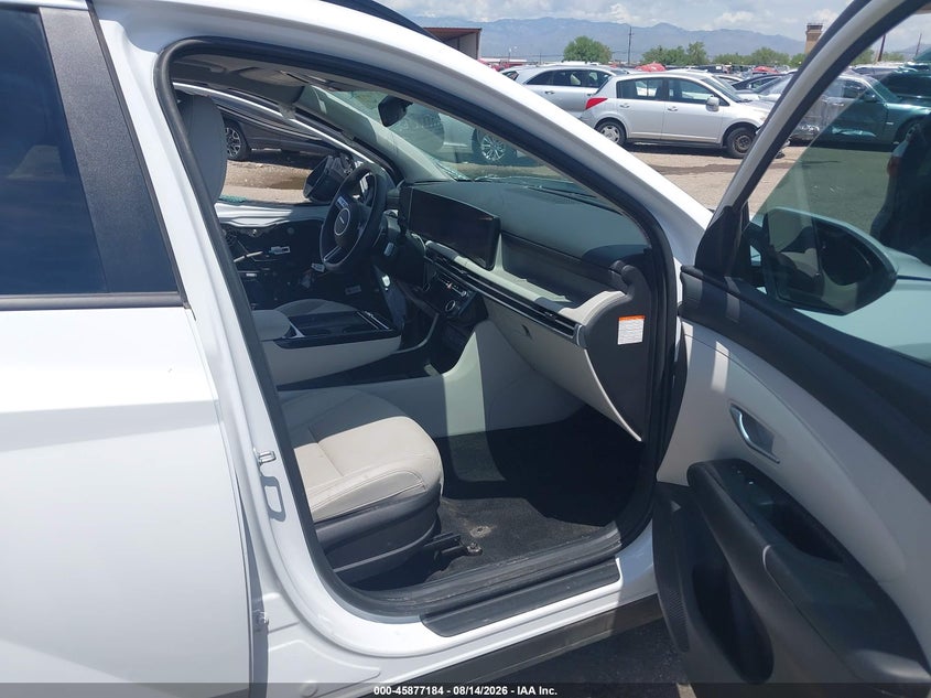 2025 HYUNDAI TUCSON HYBRID auction photo 5