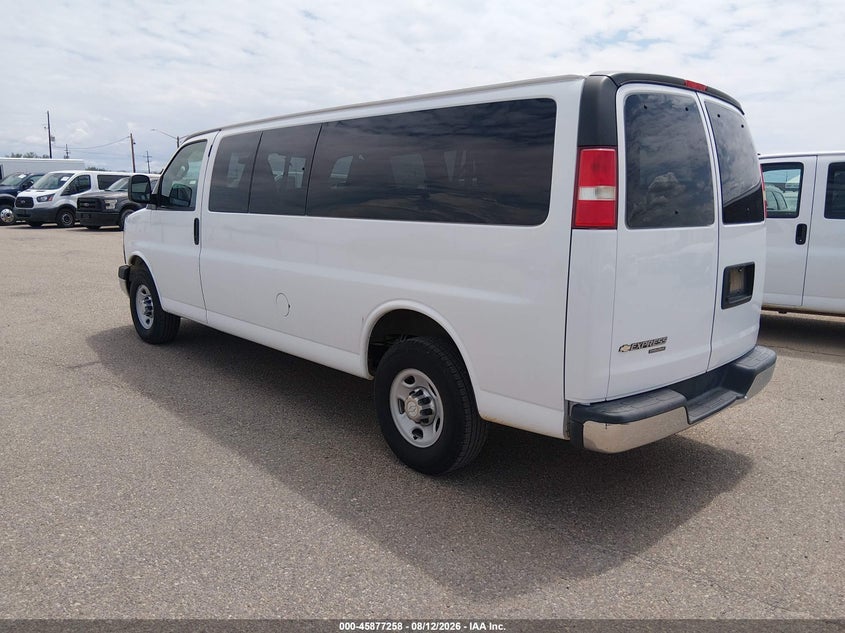 2016 CHEVROLET EXPRESS 3500 auction photo 3