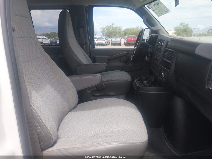 2016 CHEVROLET EXPRESS 3500 auction photo 5
