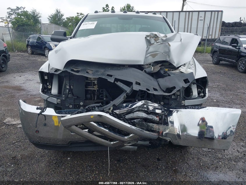 2016 RAM 2500 auction photo 6