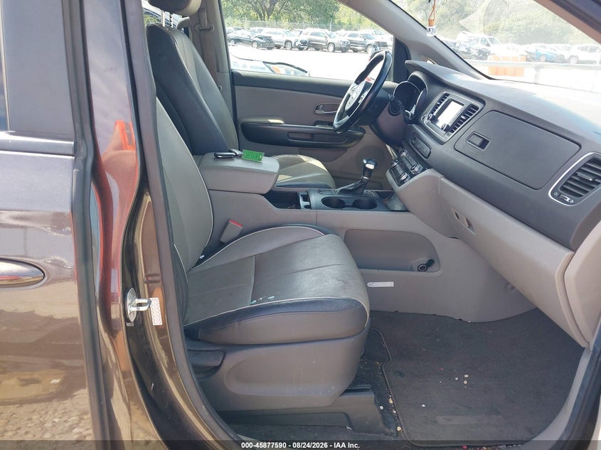 2017 KIA SEDONA auction photo 5