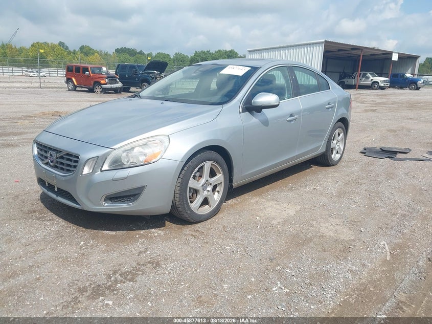 2013 Volvo S60, Right Side, IAAI, VIN YV1612FS0D2198188 — photo 2