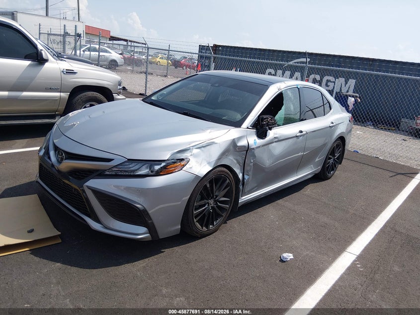 2022 TOYOTA CAMRY auction photo 2