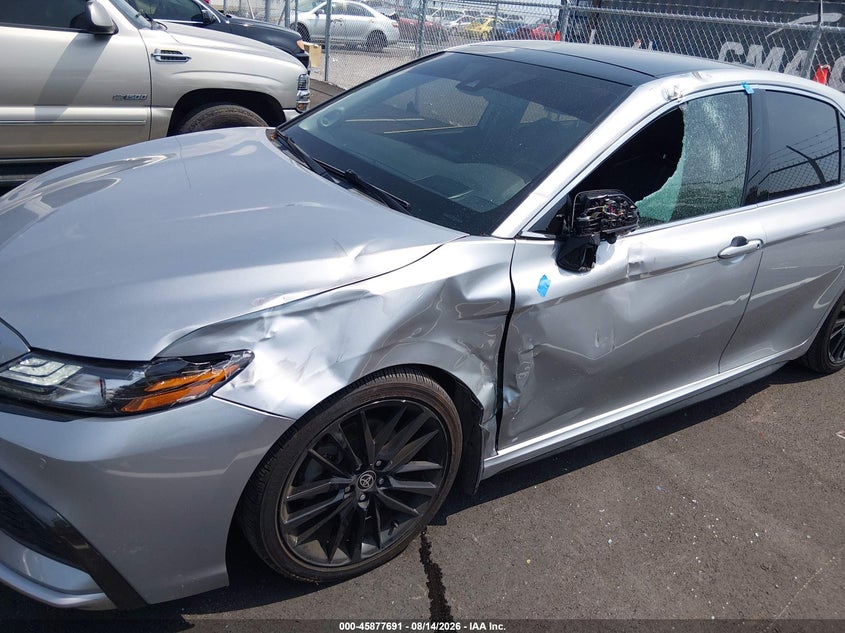 2022 TOYOTA CAMRY auction photo 6
