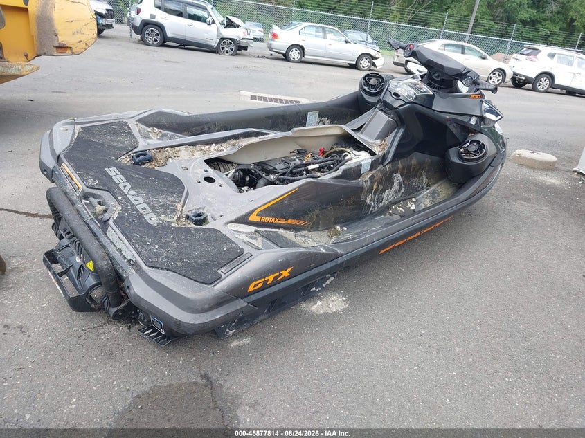 2021 SEADOO GTX 230 LIMITED auction photo 4