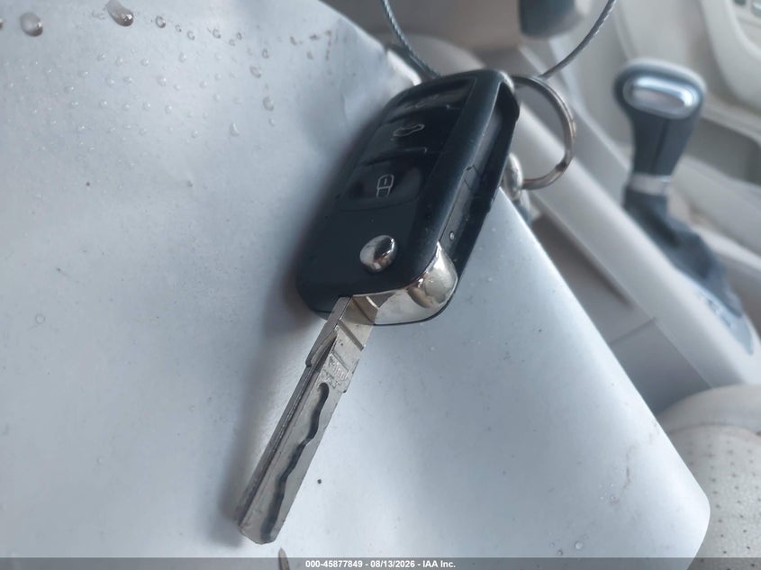 VOLKSWAGEN EOS 2011 VIN WVWBW7AH9BV004686
