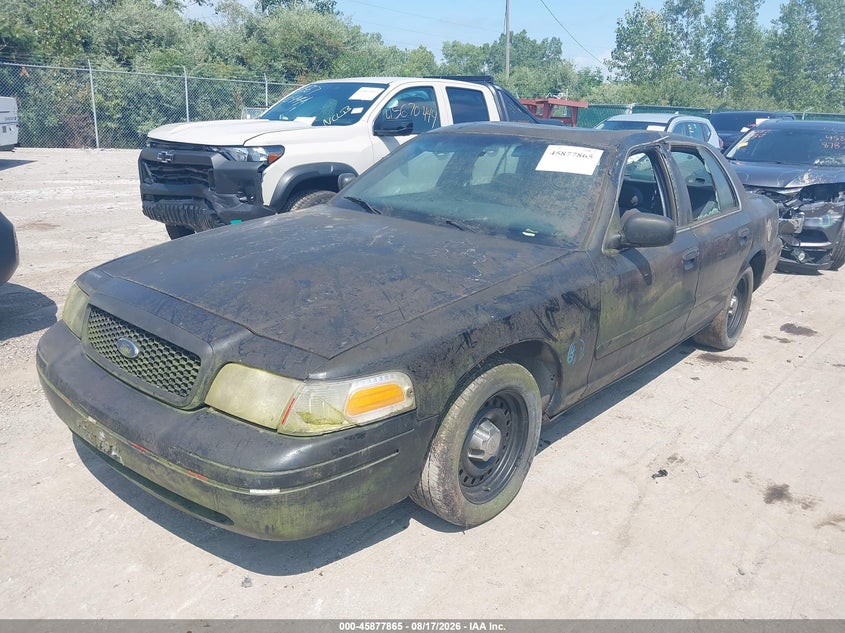 2002 Ford Police, Roof, IAAI, VIN 2FAFP71W62X105668 — photo 2