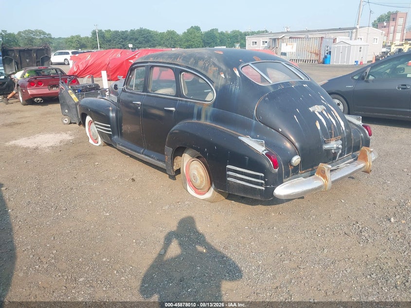 1941 CADILLAC 4 DOOR SEDAN auction photo 3