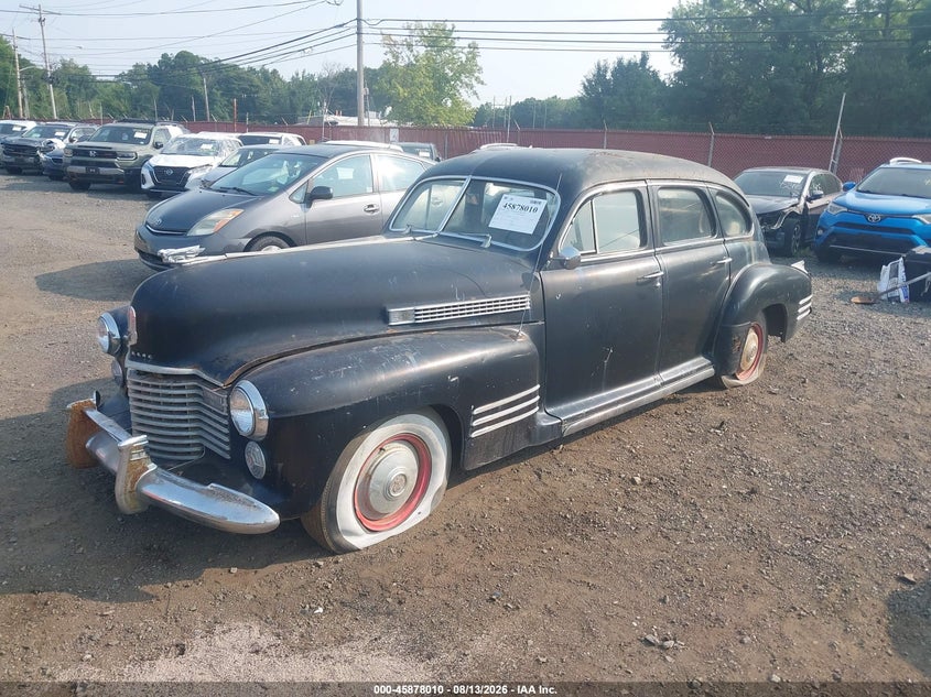 1941 CADILLAC 4 DOOR SEDAN auction photo 6
