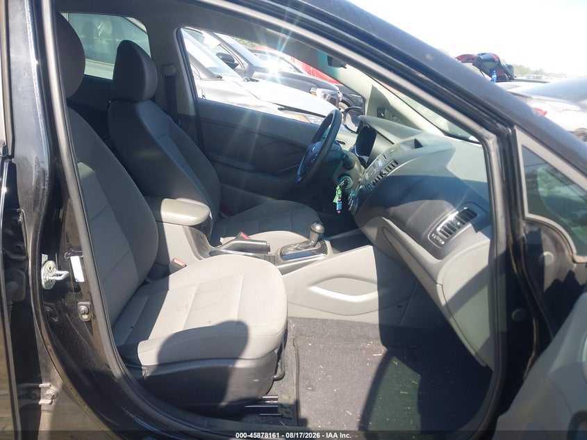 2017 KIA FORTE auction photo 5
